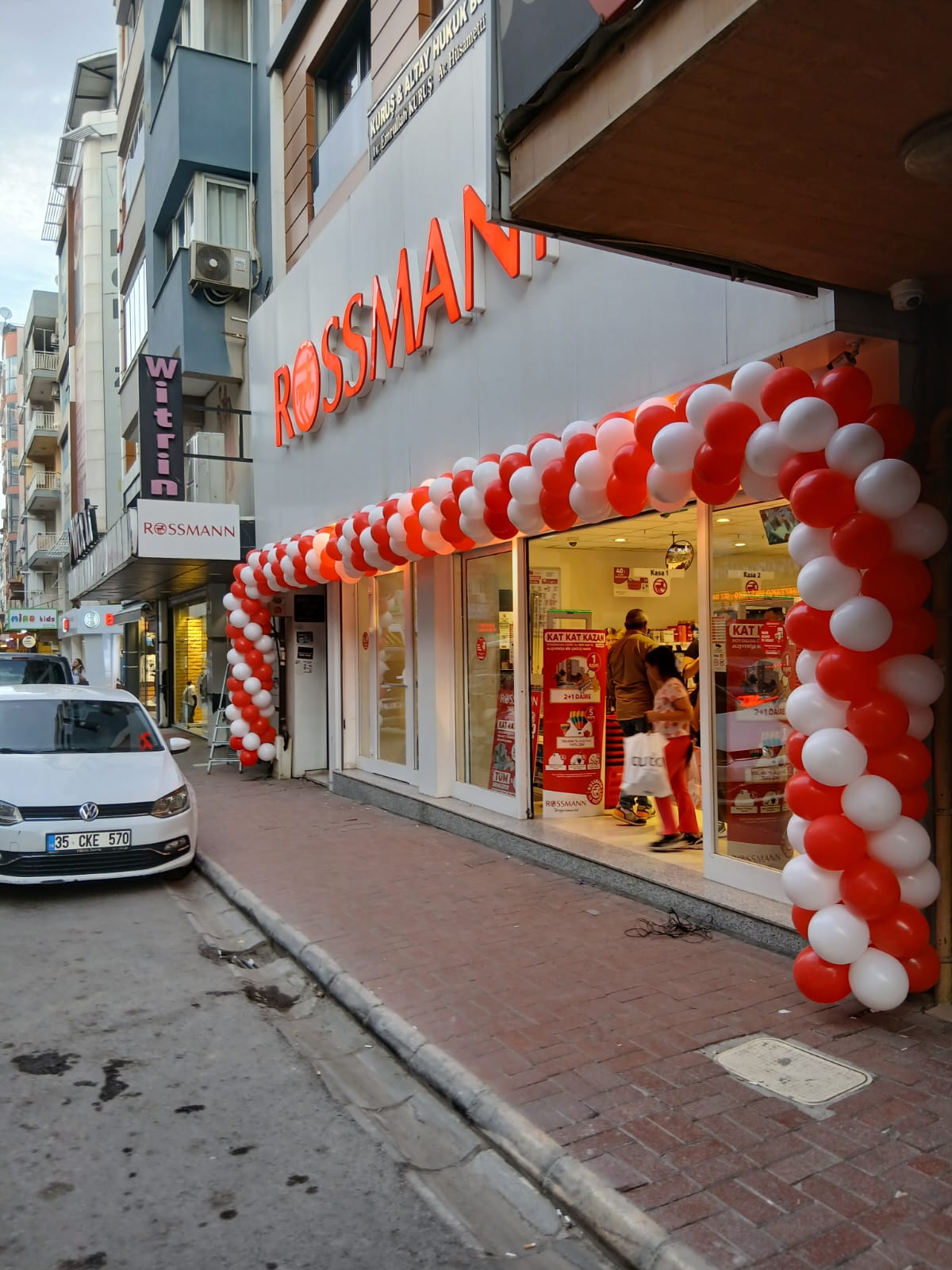 Papatya Balon Figürleri ve Alan Süsleme Görseli 6