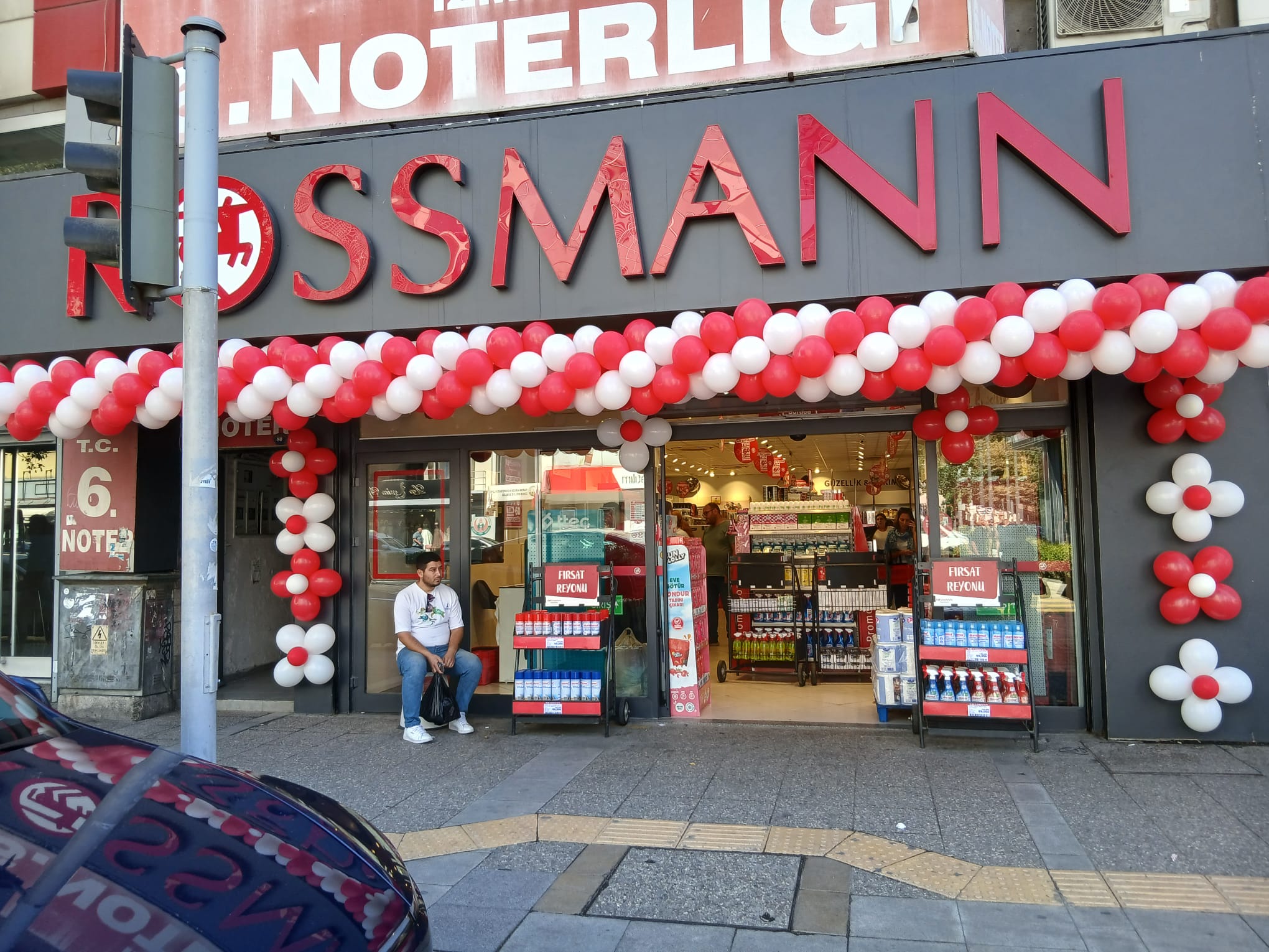 Özel Gün Davet Alanı Renkli Balon Kombinasyonu Görseli 8