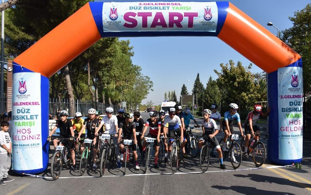 Açık Hava Festivali Dev Şişme Park Parkurları Görseli 8